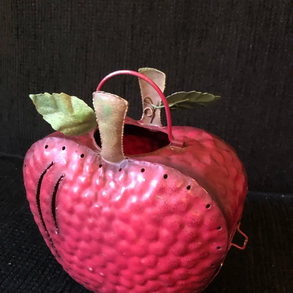 8065 Metal Apple Tea Light Candle holder Hangs Or Table/Desktop Grandma Cottage
